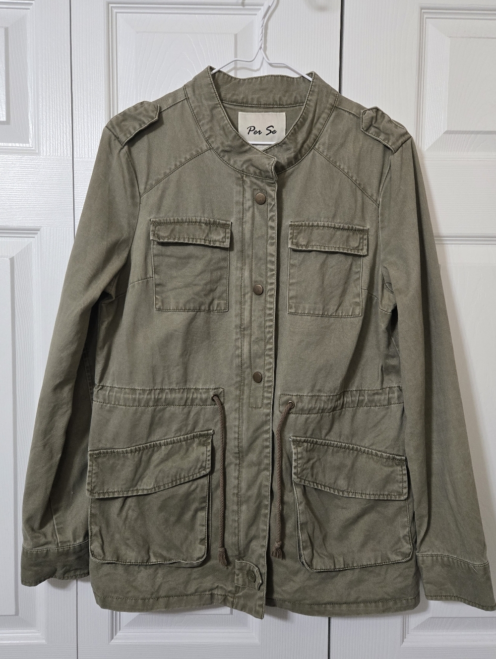 Tan Utility Jacket, Size Medium, 4 Pockets, Drawstring at the Waist, Excell Cond